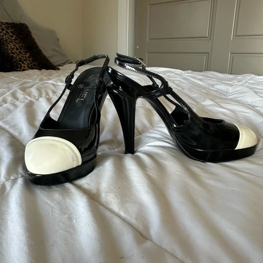 Chanel Vintage Black and White Women's Slingback heels - Picture 2 of 9